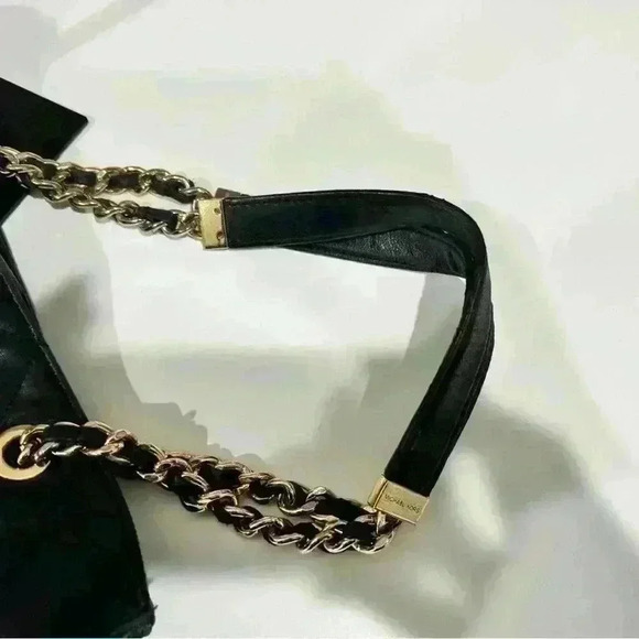Michael kors quilted leather shoulder bag, black with gold chain and accent - Picture 3 of 5